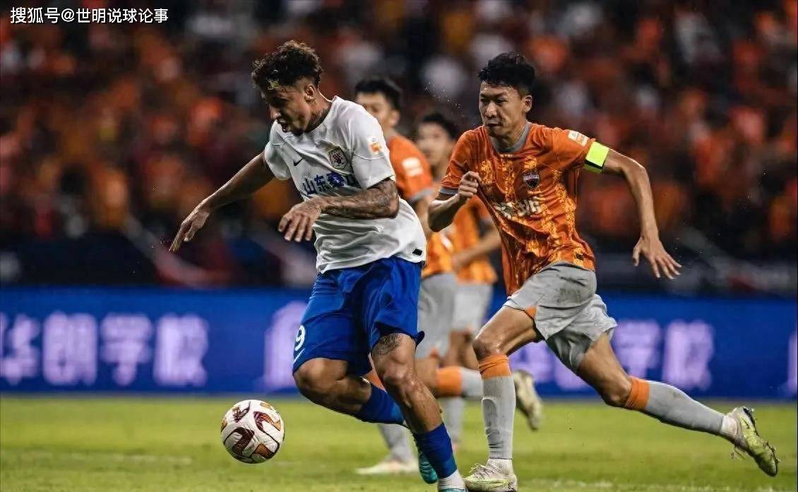 掌声阵阵的足球赛场上充满了悬念的简单介绍