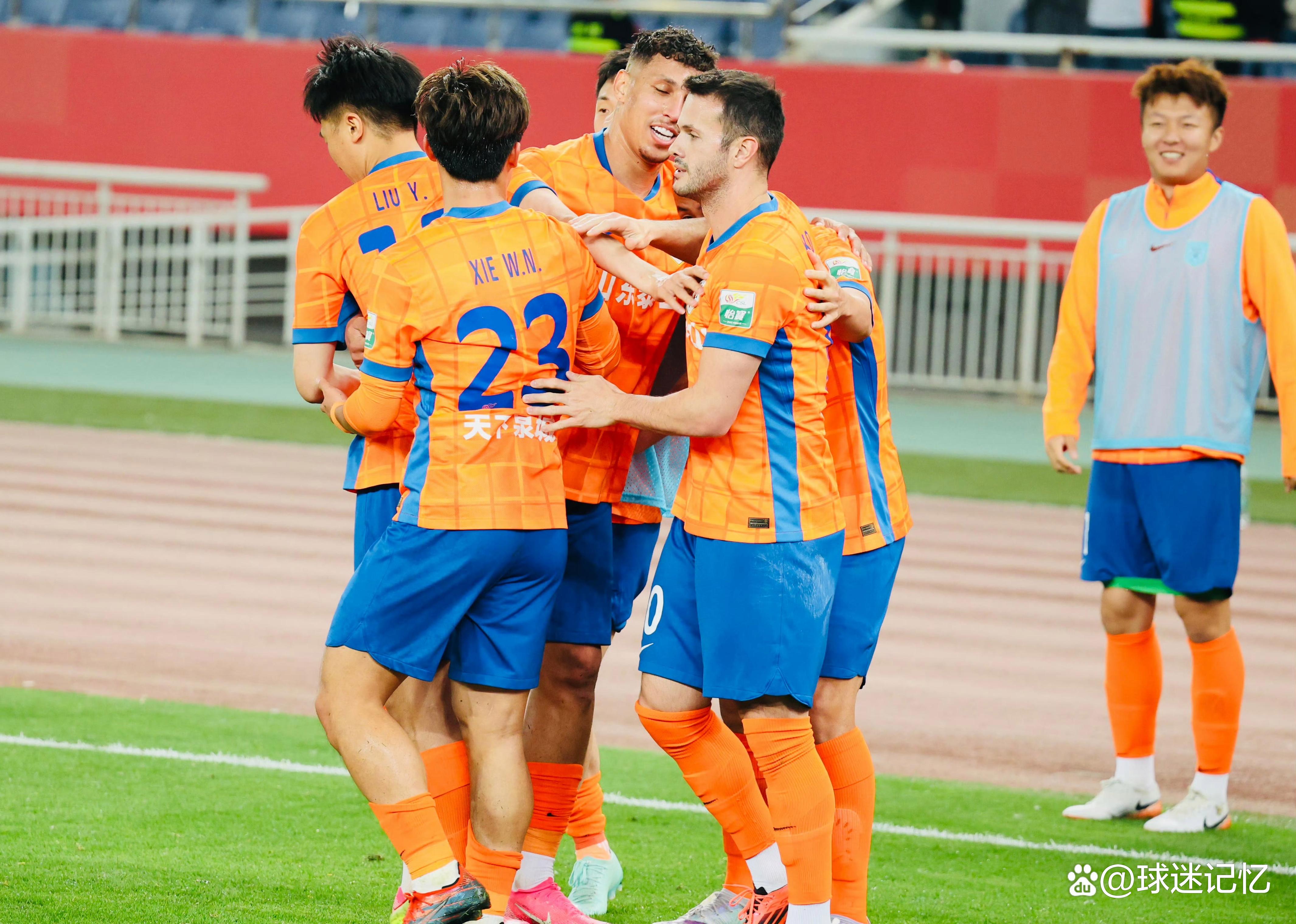 泰山再度上演帽子戏法，尤文图斯后防线成筛子！的简单介绍